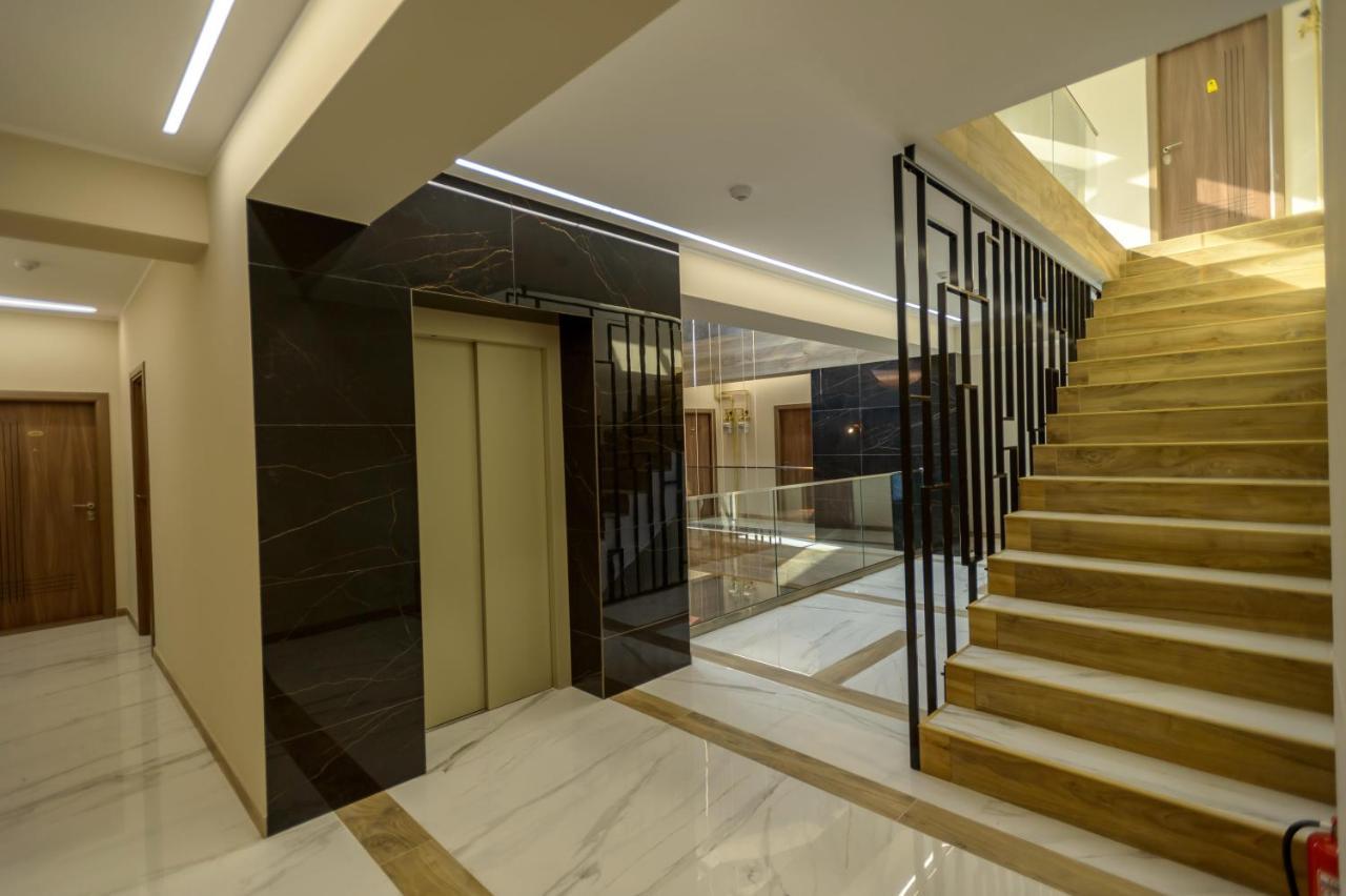 Plazza Mamaia Nord Aparthotel Navodari Bagian luar foto